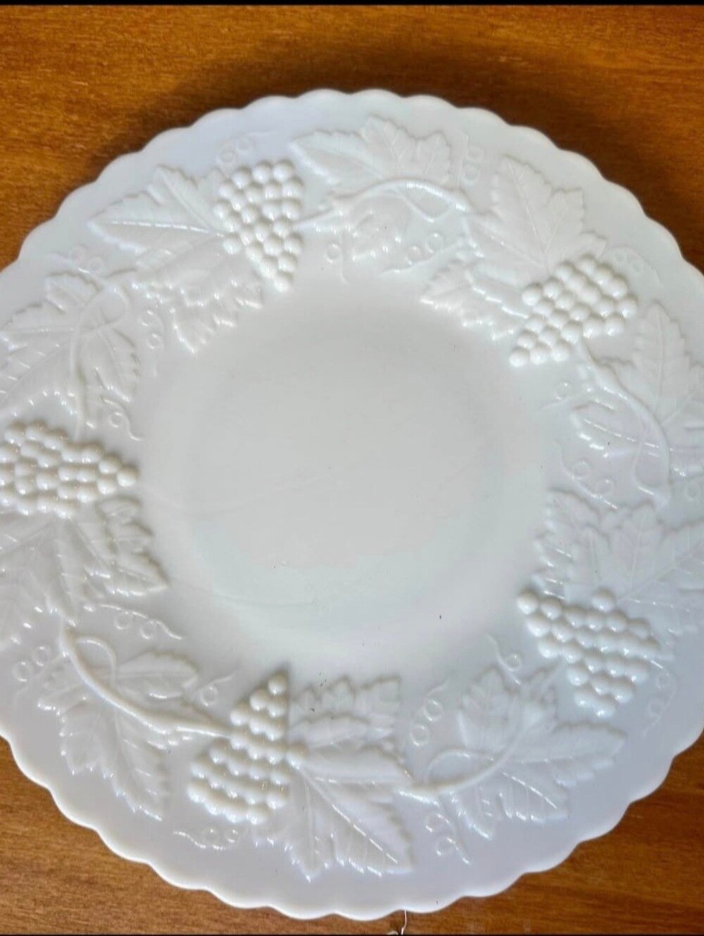 Vintage Westmoreland Paneled Grape Milk Glass Dinner Plate 9.75"